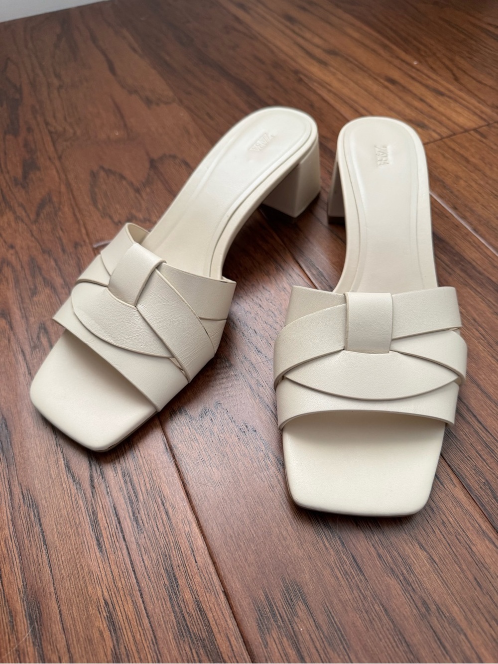 Zara Leather Heeled Sandals Size 40 - White Strappy Square Toe Block Heel